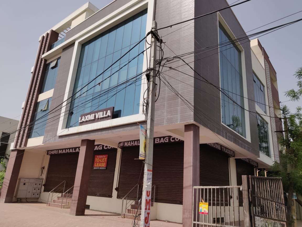2200 Sq.ft Commercial Showroom for Rent on Kaveri Path, Mansarovar